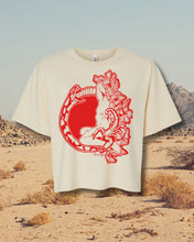 Load image into Gallery viewer, Crop-shirt-floral-scorpion